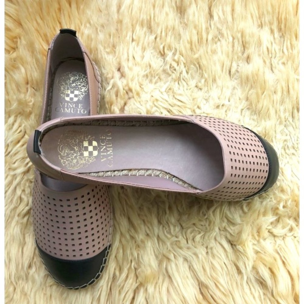 NEW in BOX Vince Camuto Dandee perforated Leather loafers / flats Women's size 7